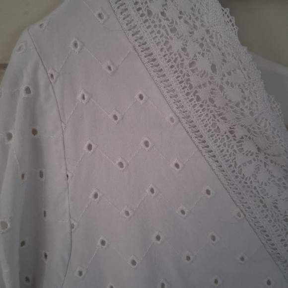 Torrid White Eyelet V-Neck Boho PeplumTop with Lace Trim - Picture 11 of 16